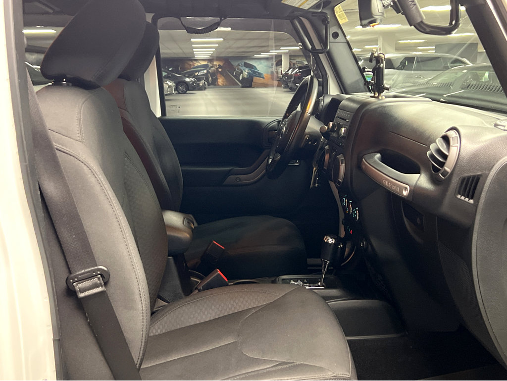 Used 2018 Jeep Wrangler Unlimited Sport S AWD/4WD image 22
