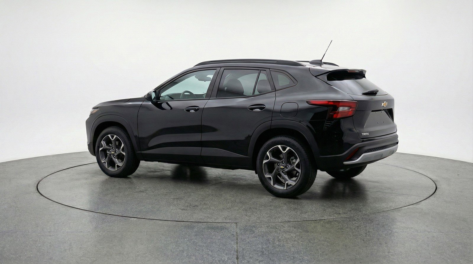 Used 2025 Chevrolet Trax LT w/ LT Convenience Package image 6