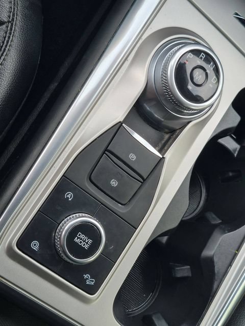 Used 2020 Ford Explorer XLT w/ Equipment Group 202A AWD/4WD image 13