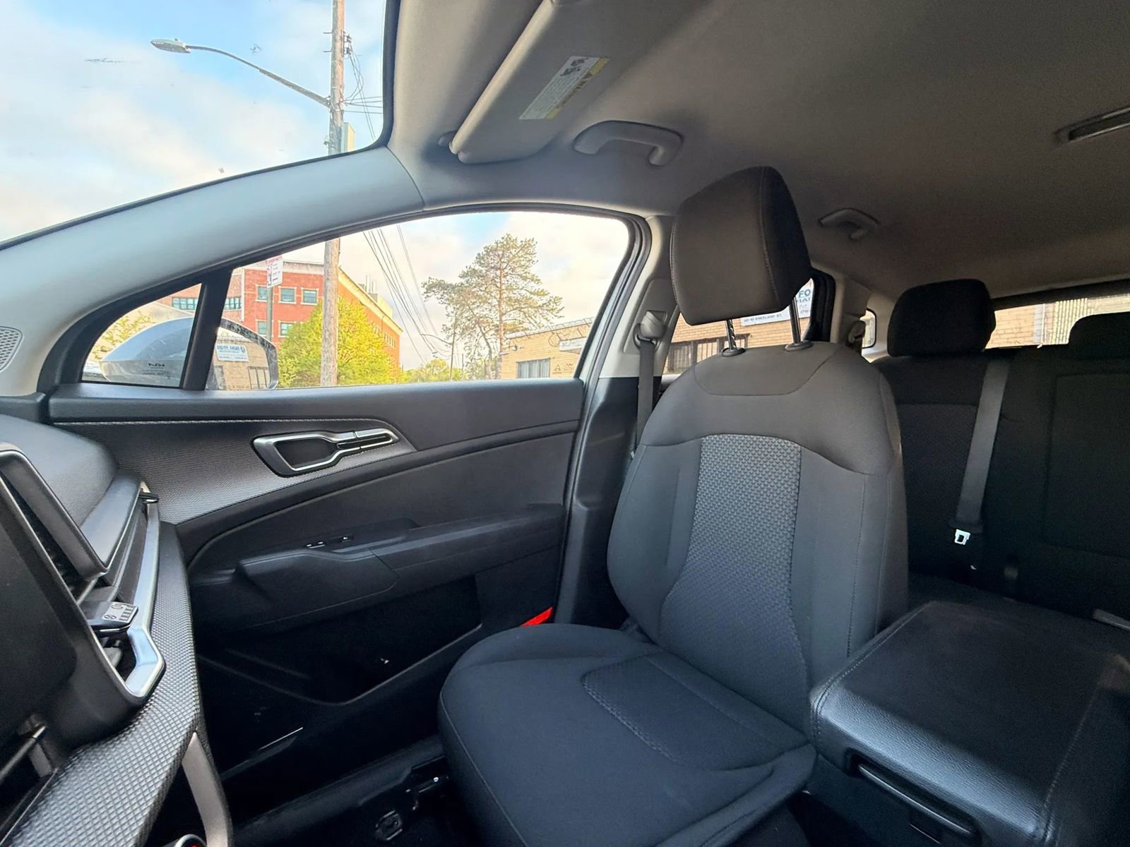 Used 2025 Kia Sportage LX FWD image 23