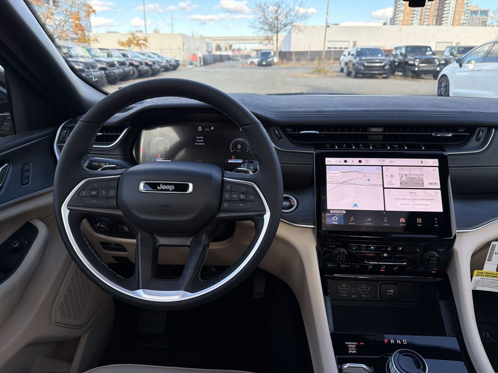 New 2025 Jeep Grand Cherokee Limited w/ Luxury Tech Group II image 16