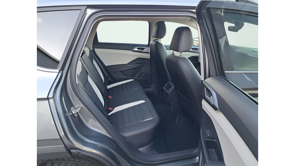 New 2025 Volkswagen Taos SEL AWD/4WD image 14
