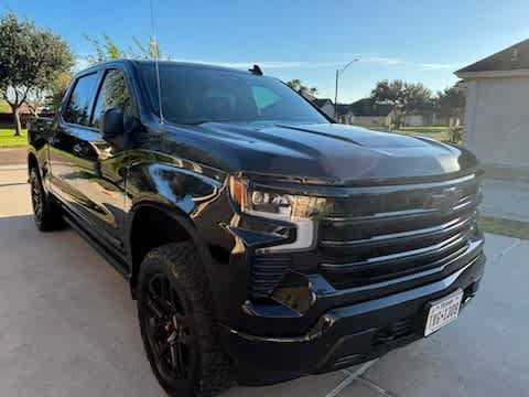 Used 2024 Chevrolet Silverado 1500 High Country w/ Midnight Edition AWD/4WD image 2