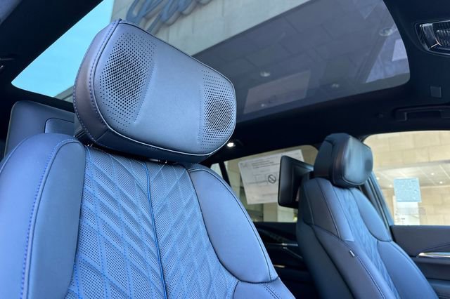 New 2026 Cadillac Escalade IQ Sport 1 w/ LPO, ONYX Package image 17