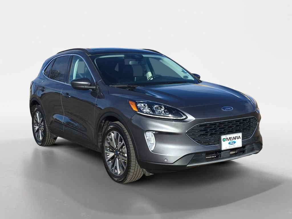 Used 2022 Ford Escape Titanium w/ Class II Trailer Tow Package image 8