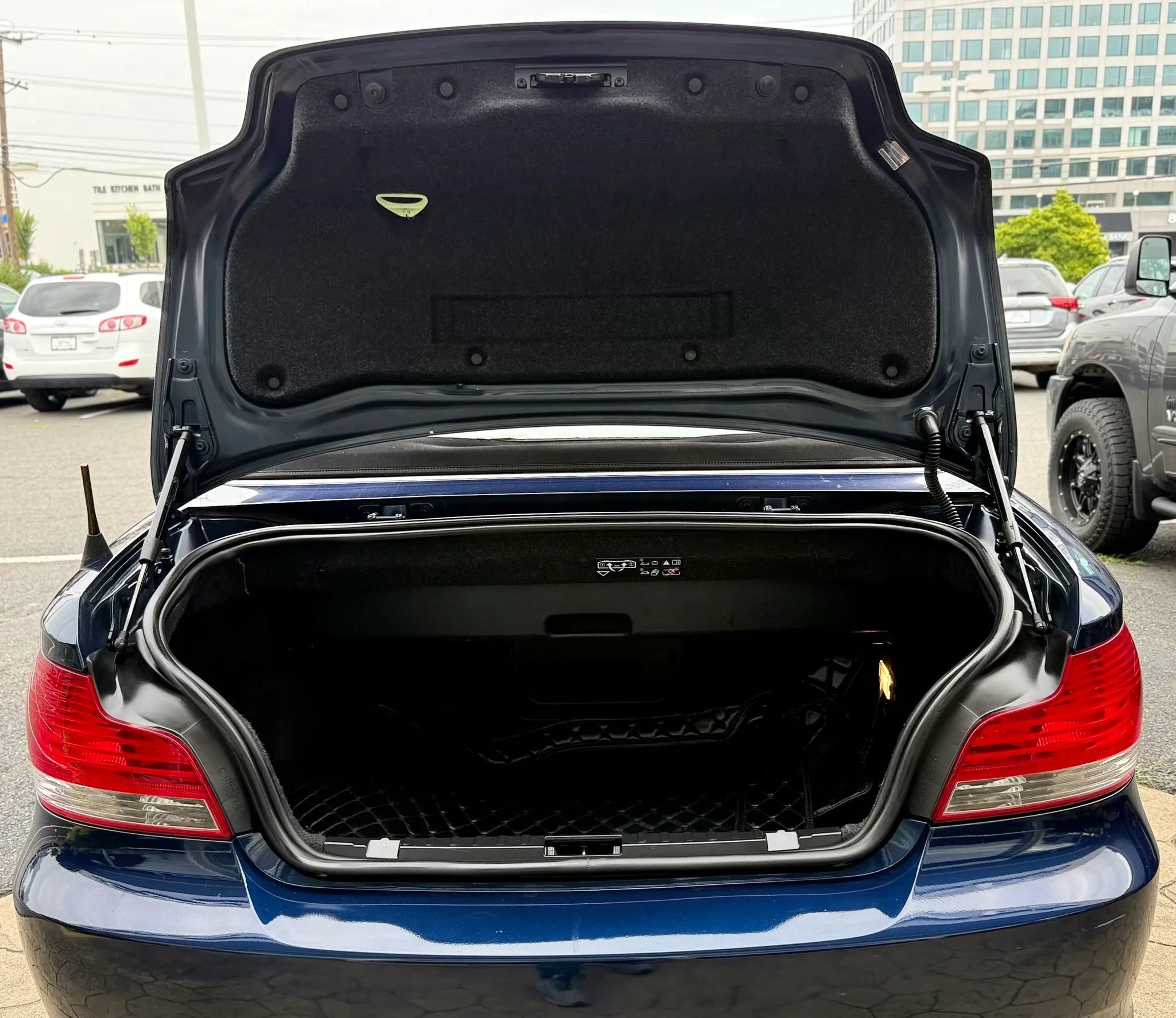 Used 2011 BMW 128i Convertible RWD image 43