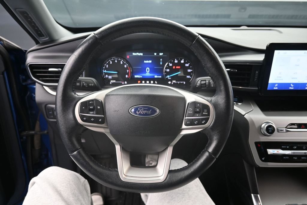 Used 2022 Ford Explorer XLT w/ Equipment Group 202A RWD image 24