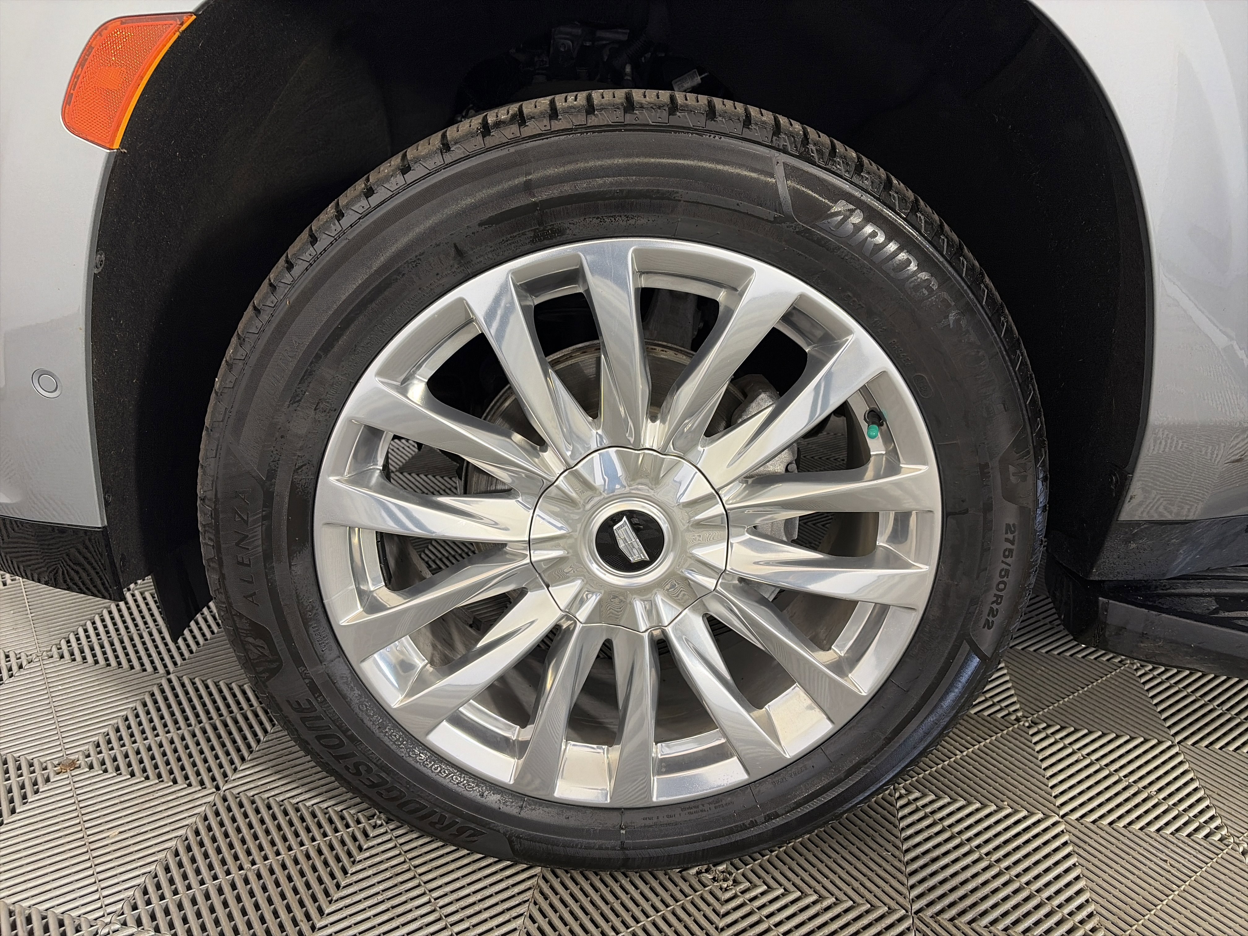 Used 2023 Cadillac Escalade Premium Luxury AWD/4WD image 17