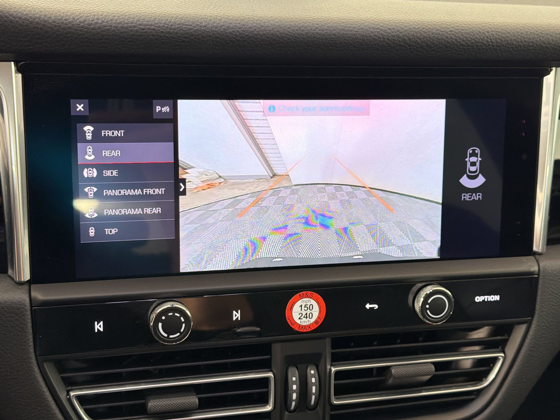 Certified 2025 Porsche Macan AWD/4WD image 27