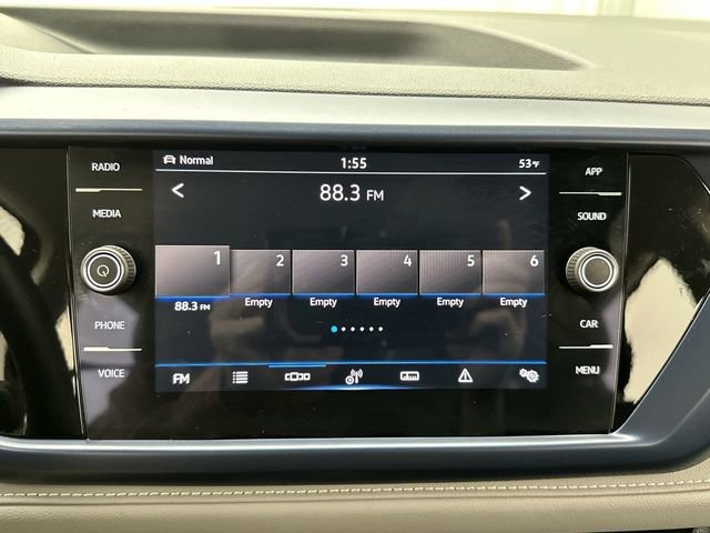 Certified 2024 Volkswagen Taos SE image 16