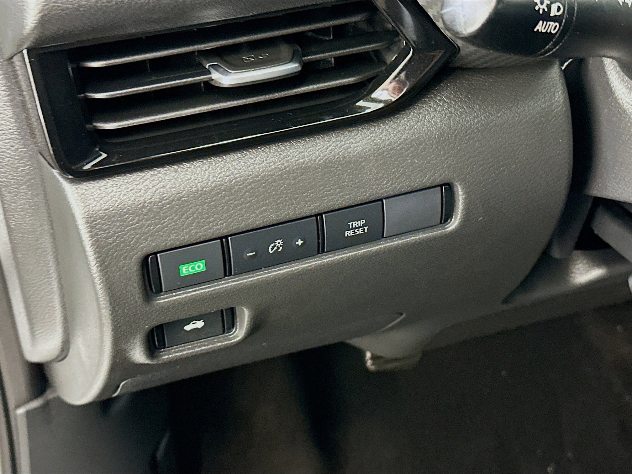 Used 2025 Nissan Sentra SV image 17