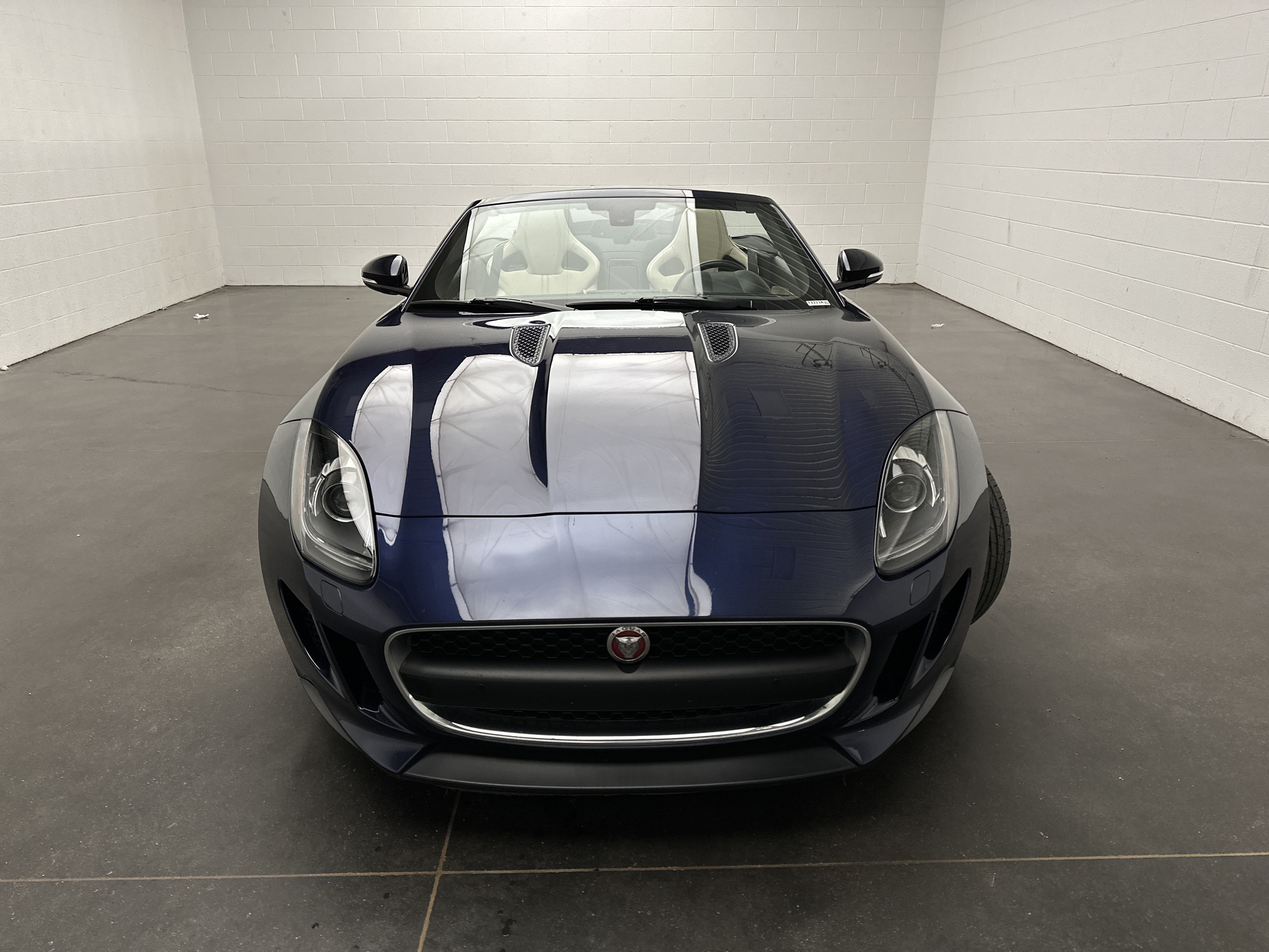 Used 2016 Jaguar F-TYPE Convertible RWD image 41