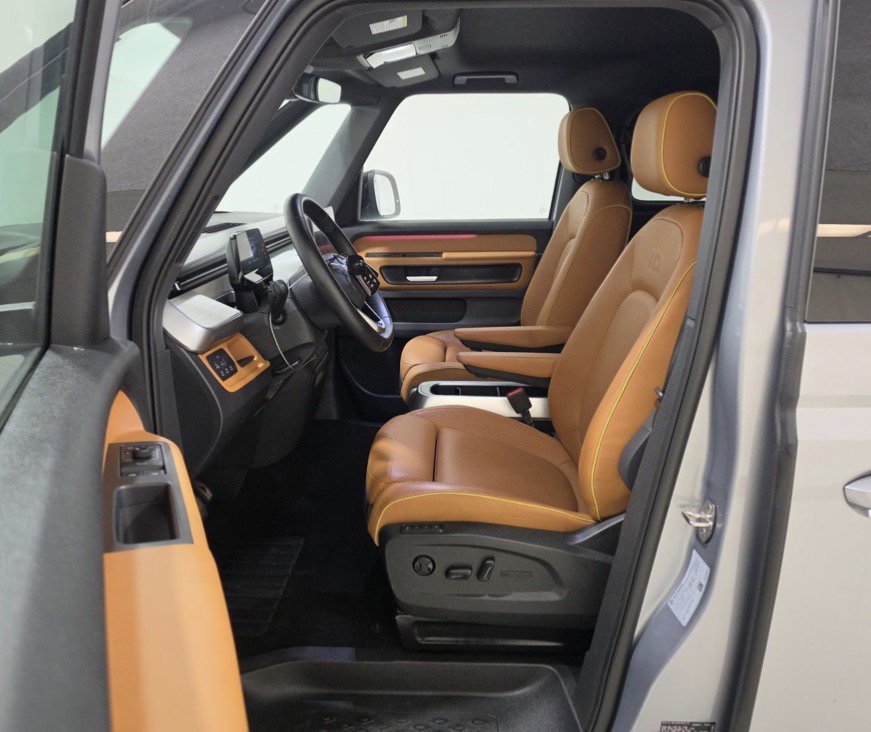 Used 2025 Volkswagen ID. Buzz Pro S Plus AWD/4WD image 7