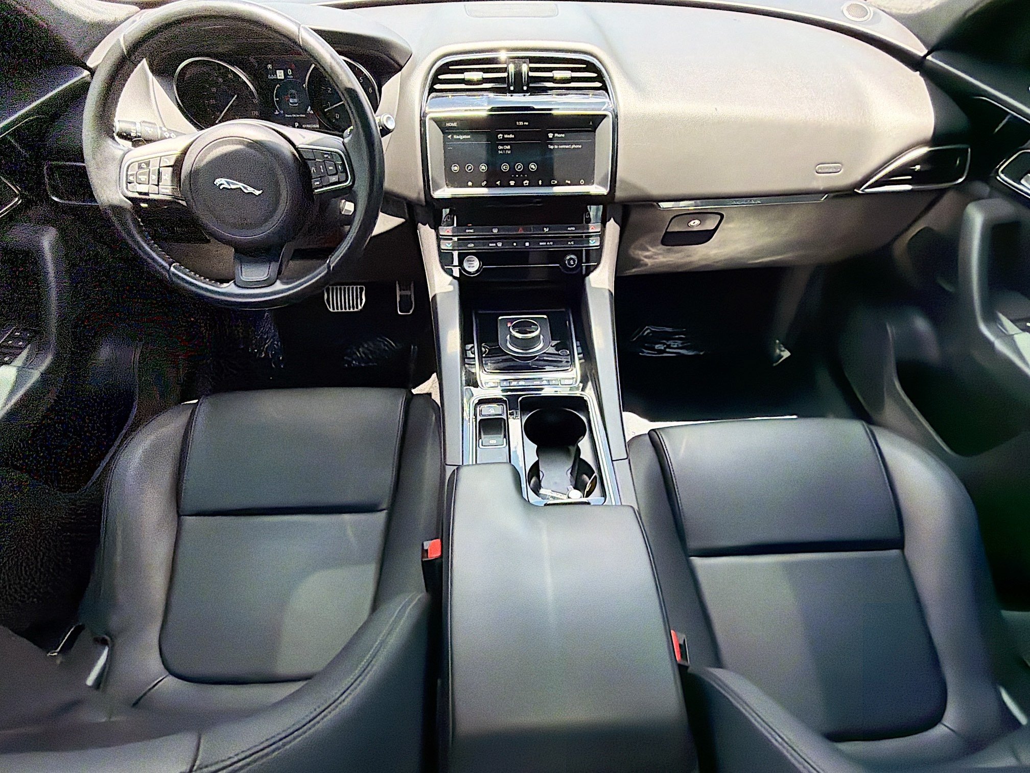 Used 2019 Jaguar F-PACE Premium AWD/4WD image 14