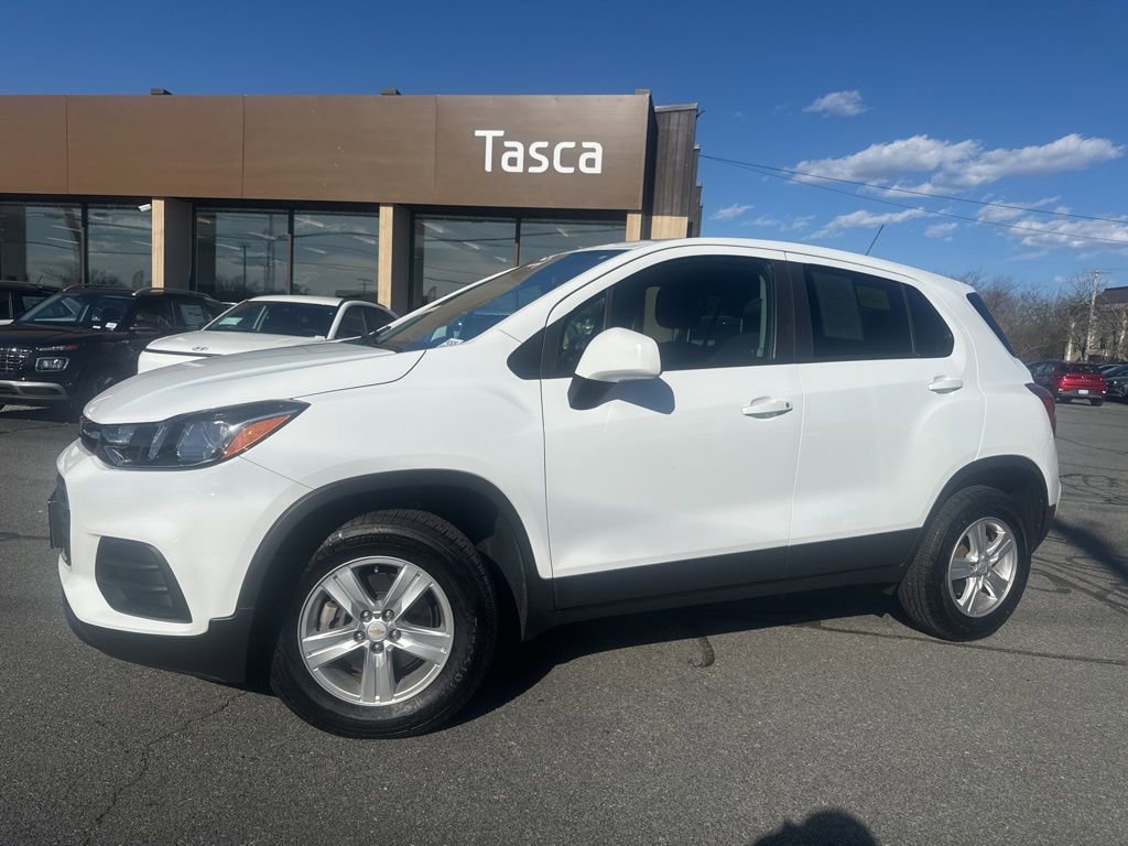 Used 2020 Chevrolet Trax LS w/ Tint and Cruise Package AWD/4WD image 2
