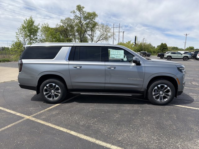 New 2026 Chevrolet Suburban LT w/ Comfort Package AWD/4WD image 4