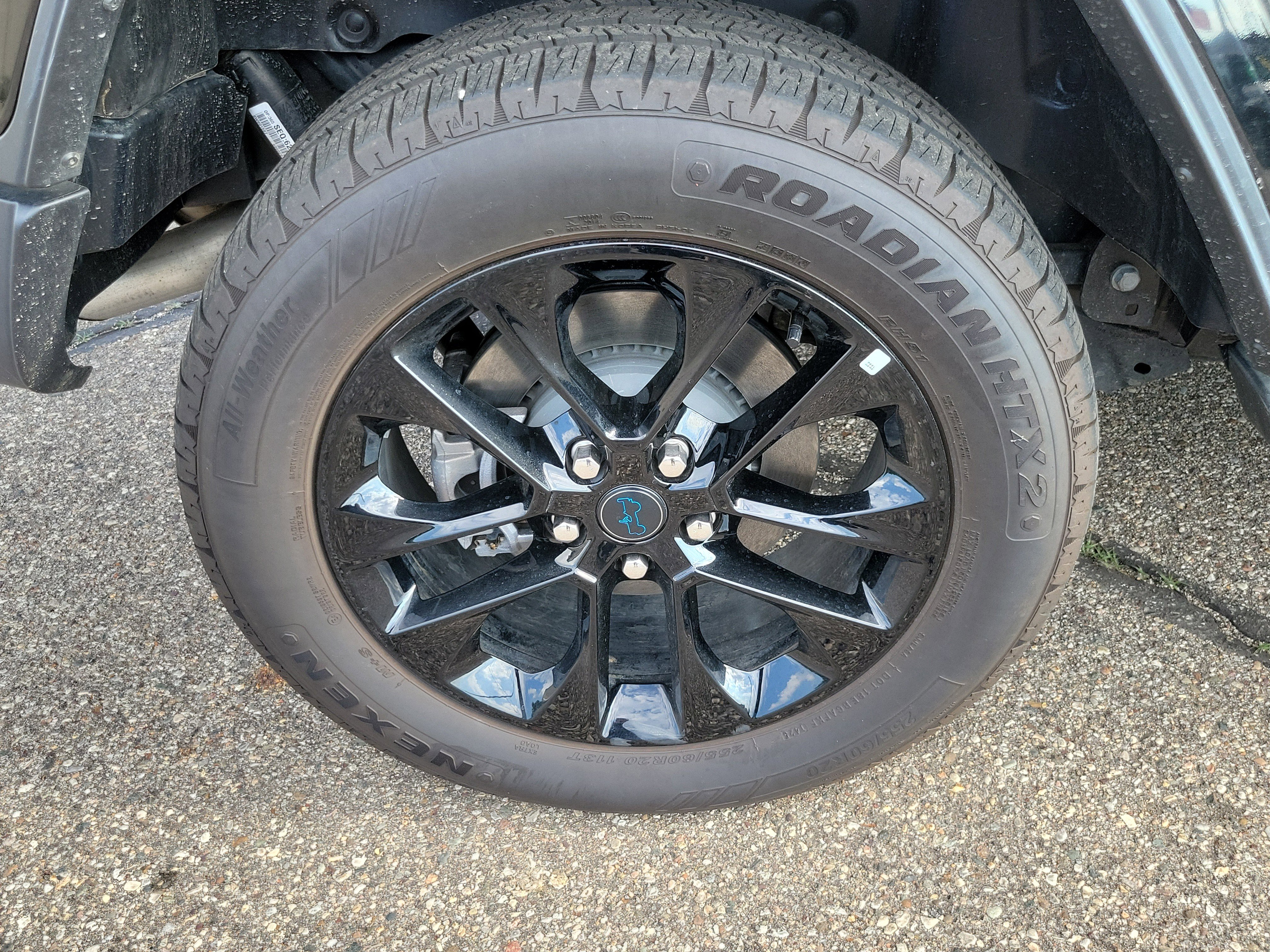 Used 2025 Jeep Wrangler Unlimited Sahara AWD/4WD image 5