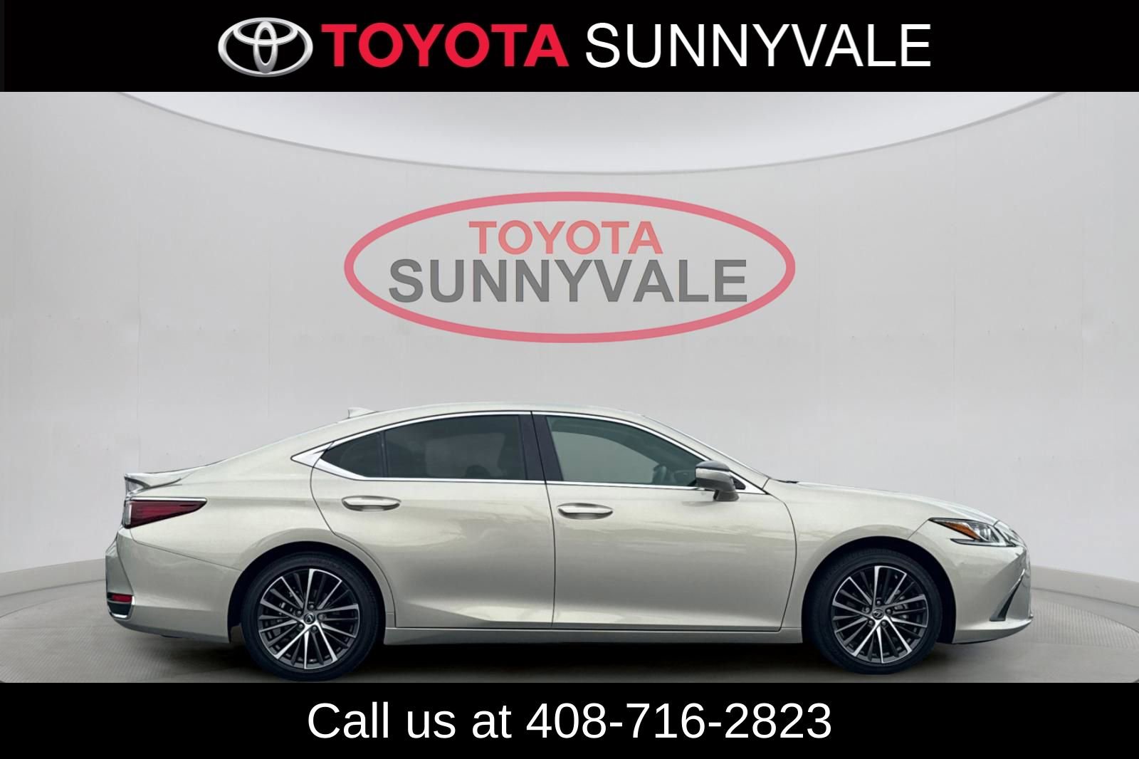 Used 2025 Lexus ES 300h w/ Premium Package image 9