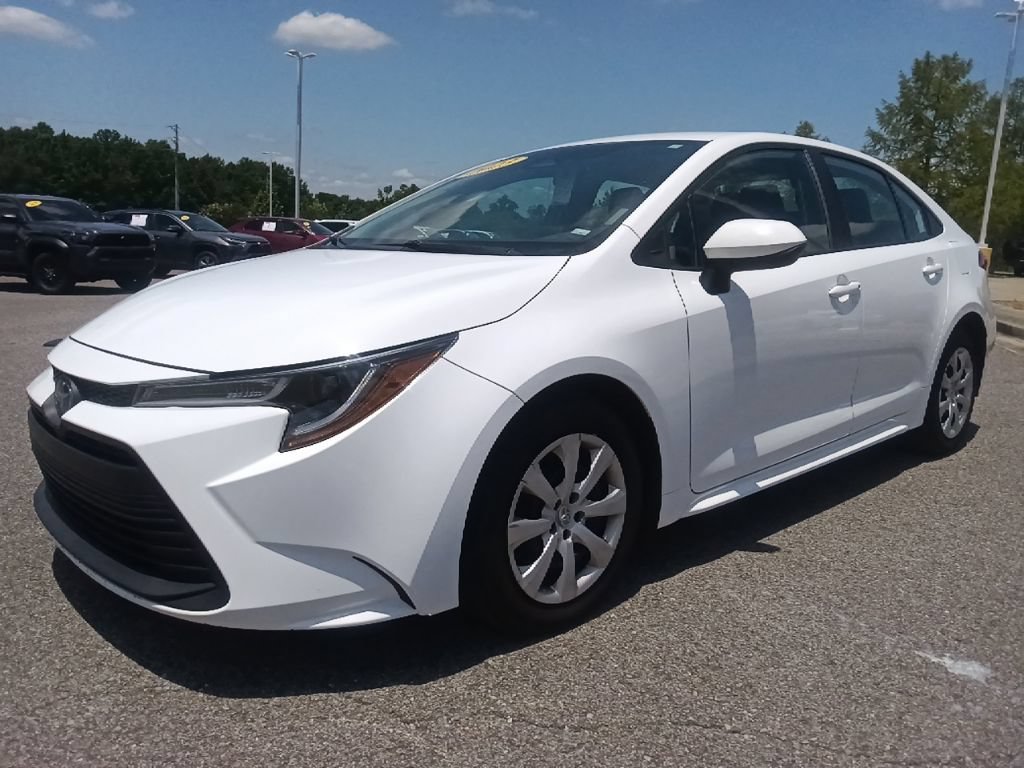 Used 2023 Toyota Corolla LE FWD image 7
