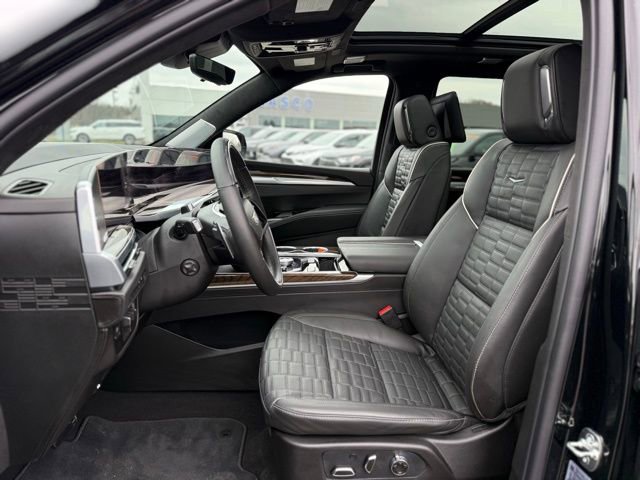 Used 2026 Cadillac Escalade Platinum Sport image 16
