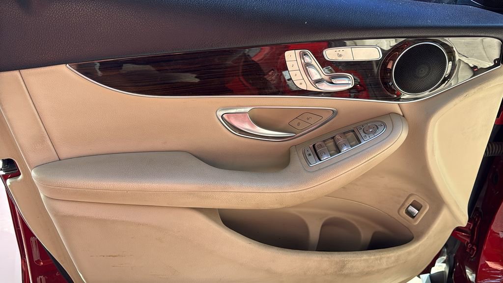 Used 2018 Mercedes-Benz GLC 300 image 8