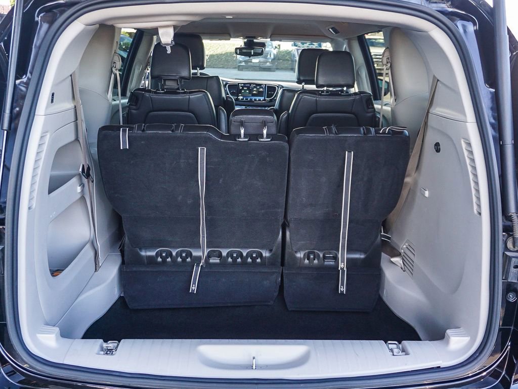 Used 2024 Chrysler Pacifica Touring-L FWD image 25