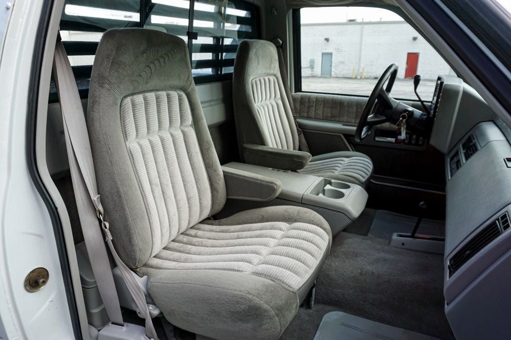 Used 1992 Chevrolet Silverado 1500 4x4 Regular Cab image 26