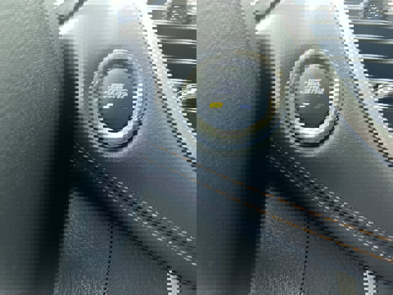 Used 2022 Chevrolet Trax LT w/ LT Convenience Package image 22