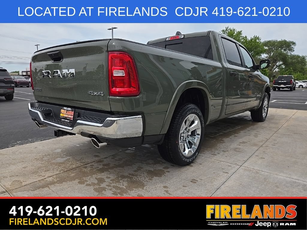 New 2026 RAM 1500 4x4 Crew Cab image 3