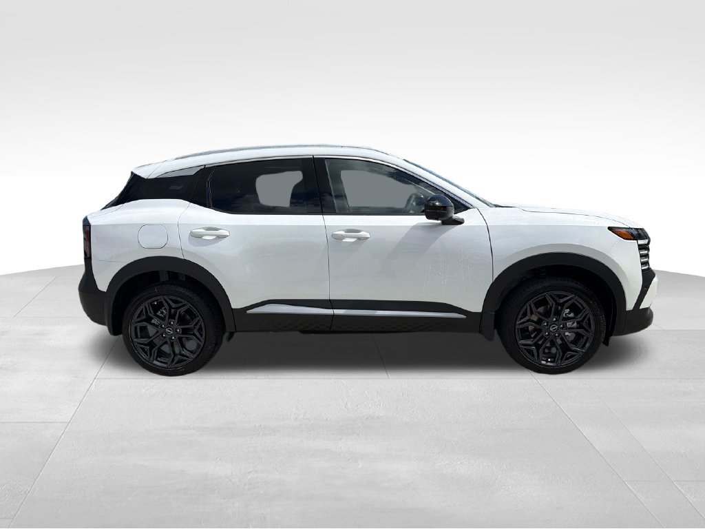 New 2026 Nissan Kicks SR w/ SR Premium Package FWD image 9