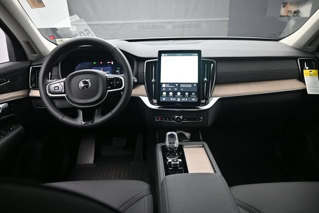 Used 2026 Volvo XC90 T8 Plus w/ Protection Package Premier AWD/4WD image 9