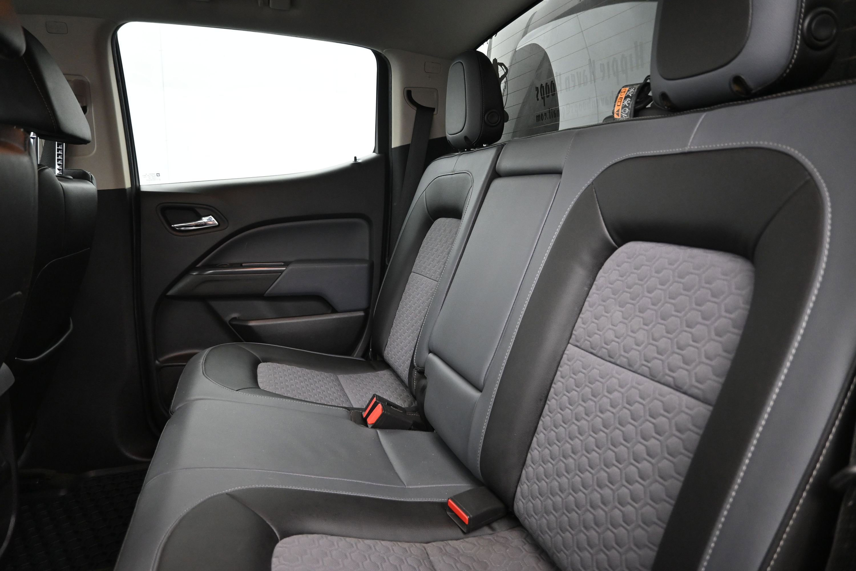 Used 2015 Chevrolet Colorado Z71 AWD/4WD image 21