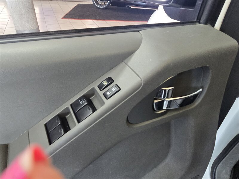 Used 2020 Nissan Frontier SV w/ Midnight Edition Floor Mats RWD image 17