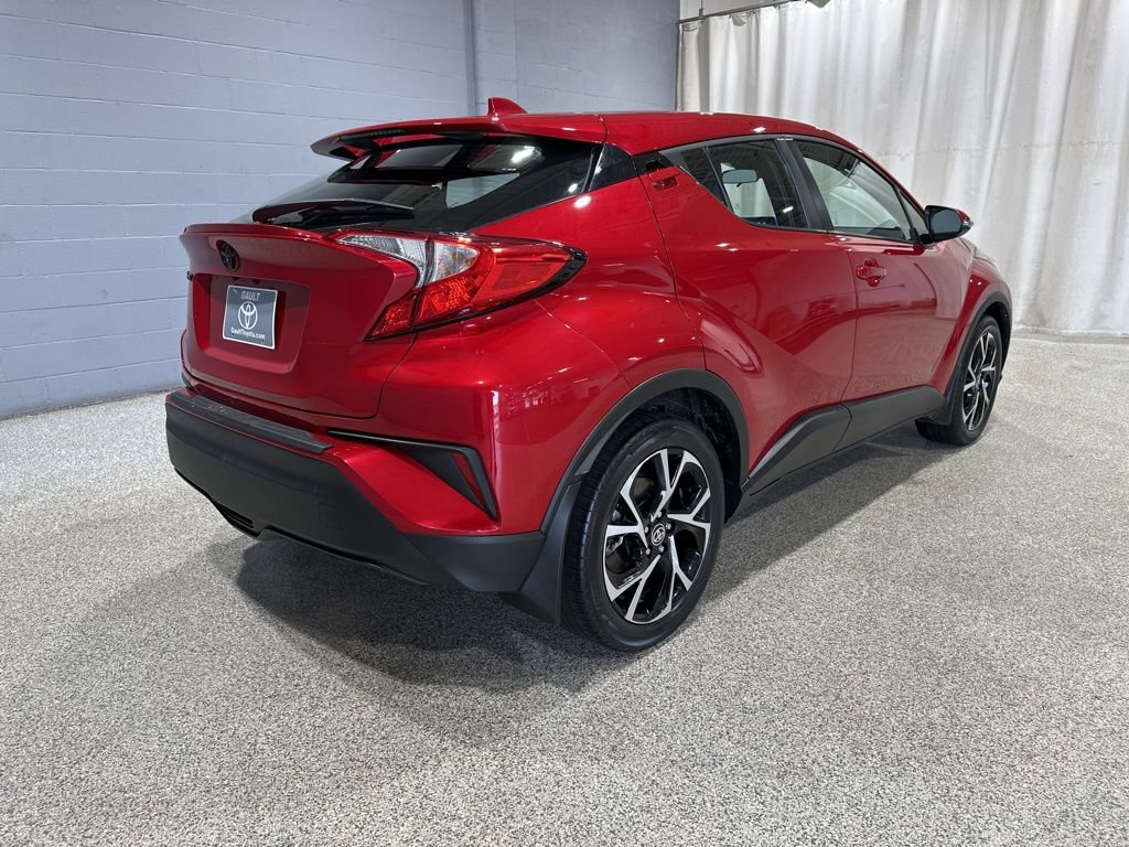 Used 2022 Toyota C-HR XLE image 3