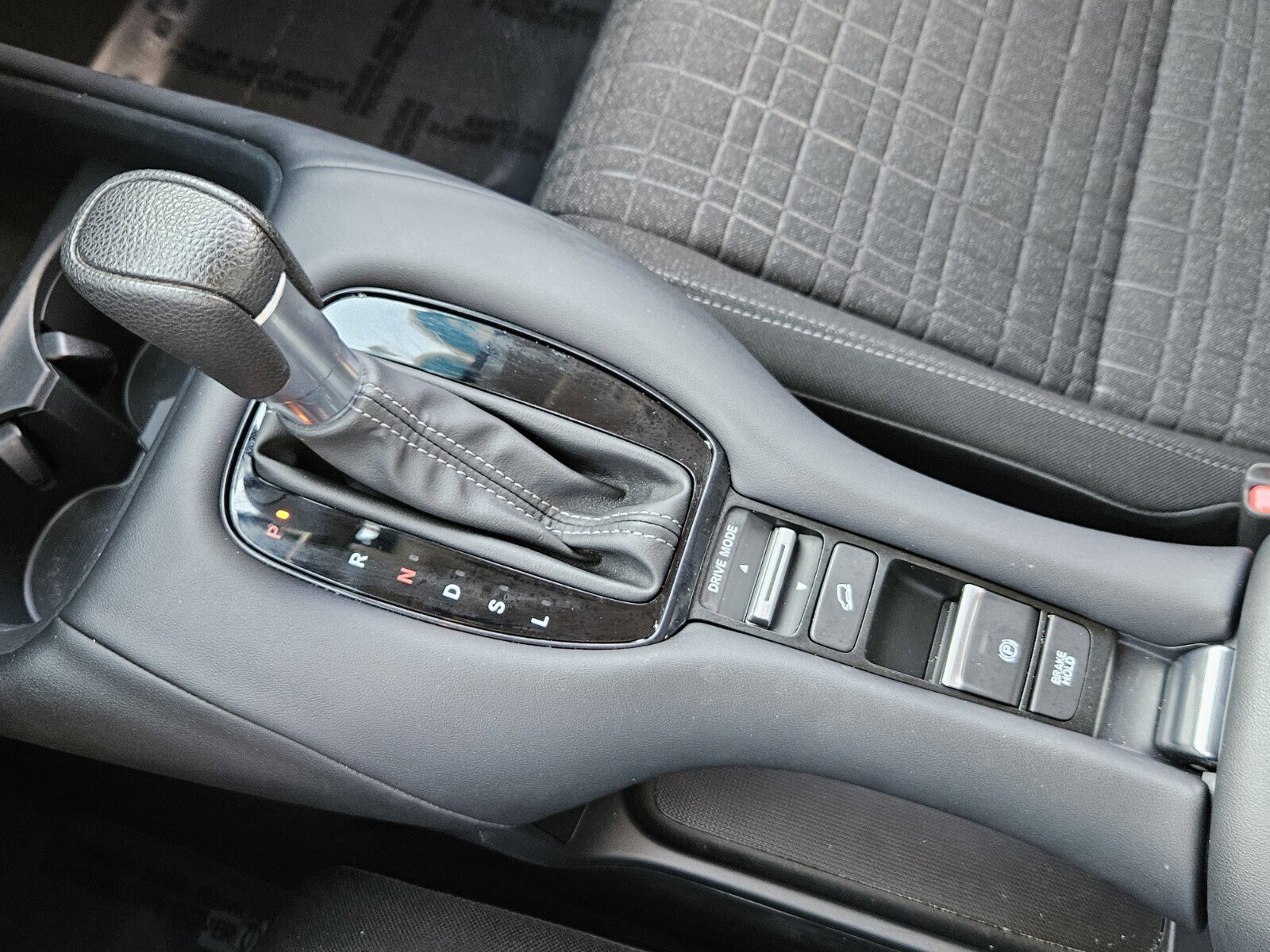 Certified 2023 Honda HR-V LX image 36