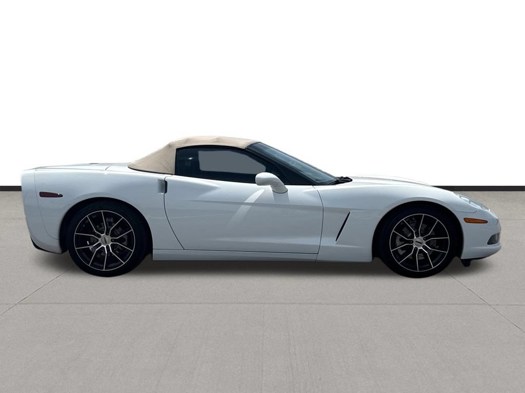 Used 2005 Chevrolet Corvette Convertible w/ Preferred Equipment Group RWD image 4