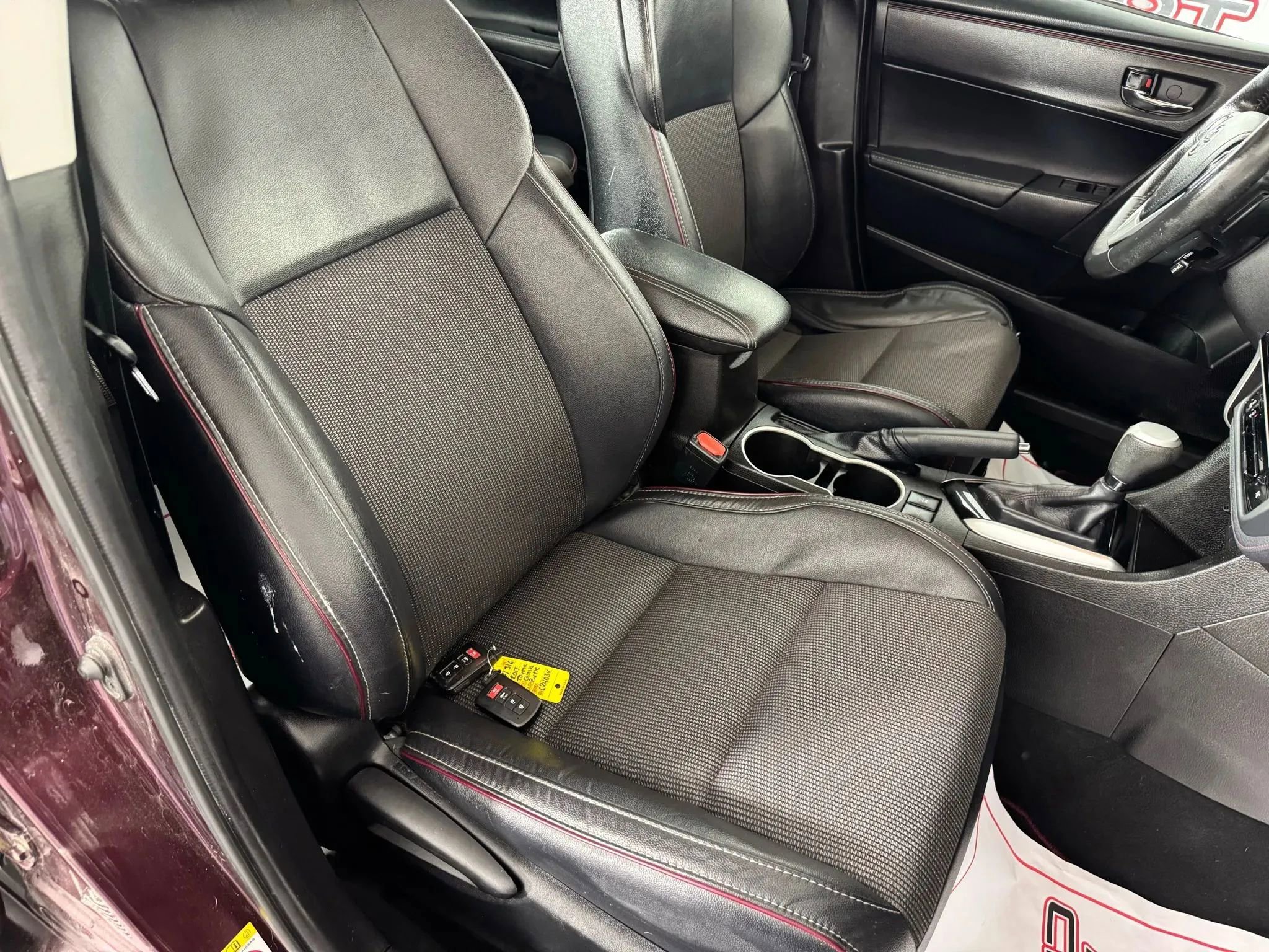 Used 2017 Toyota Corolla SE 50th Anniversary FWD image 33