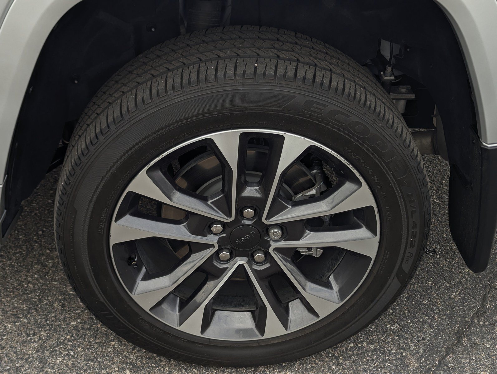 Certified 2025 Jeep Grand Cherokee L Overland w/ MOPAR Finishing Package AWD/4WD image 7