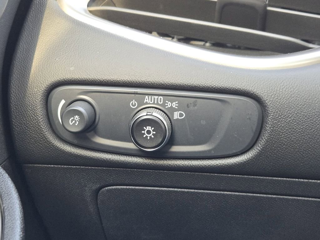 Used 2025 Chevrolet Malibu LS image 17