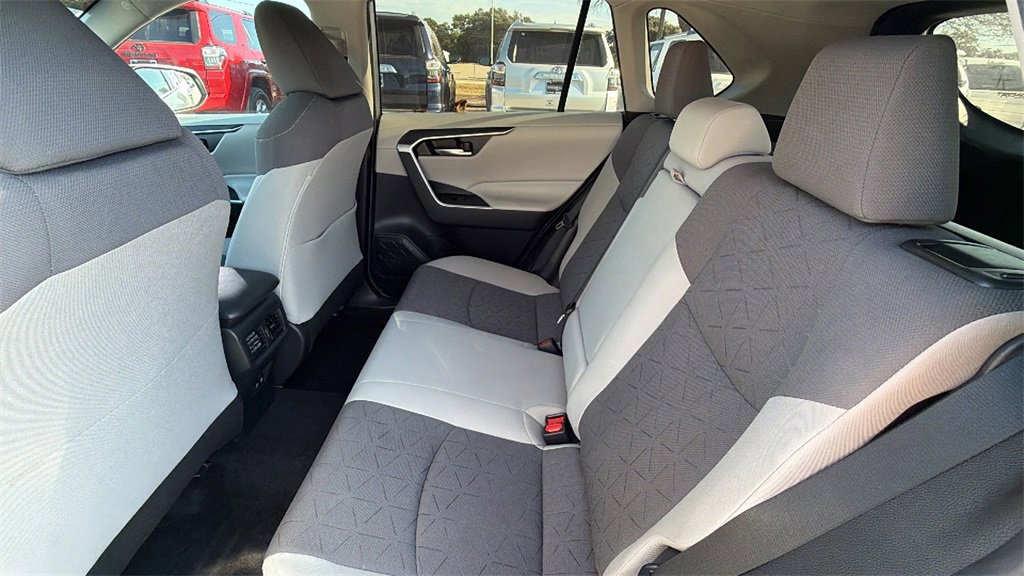 Certified 2021 Toyota RAV4 XLE image 24