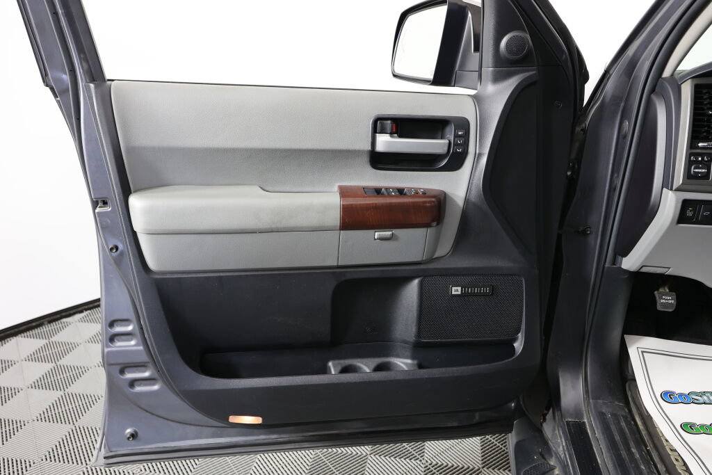 Used 2015 Toyota Sequoia Platinum AWD/4WD image 12