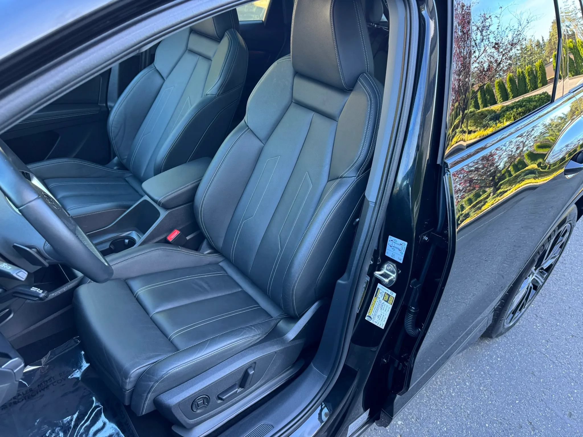 Used 2022 Audi Q4 e-tron Premium Plus w/ Premium Plus AWD/4WD image 27