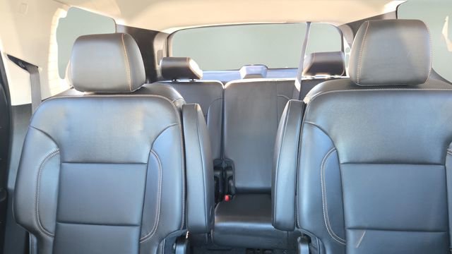 Used 2021 Chevrolet Traverse Premier image 29