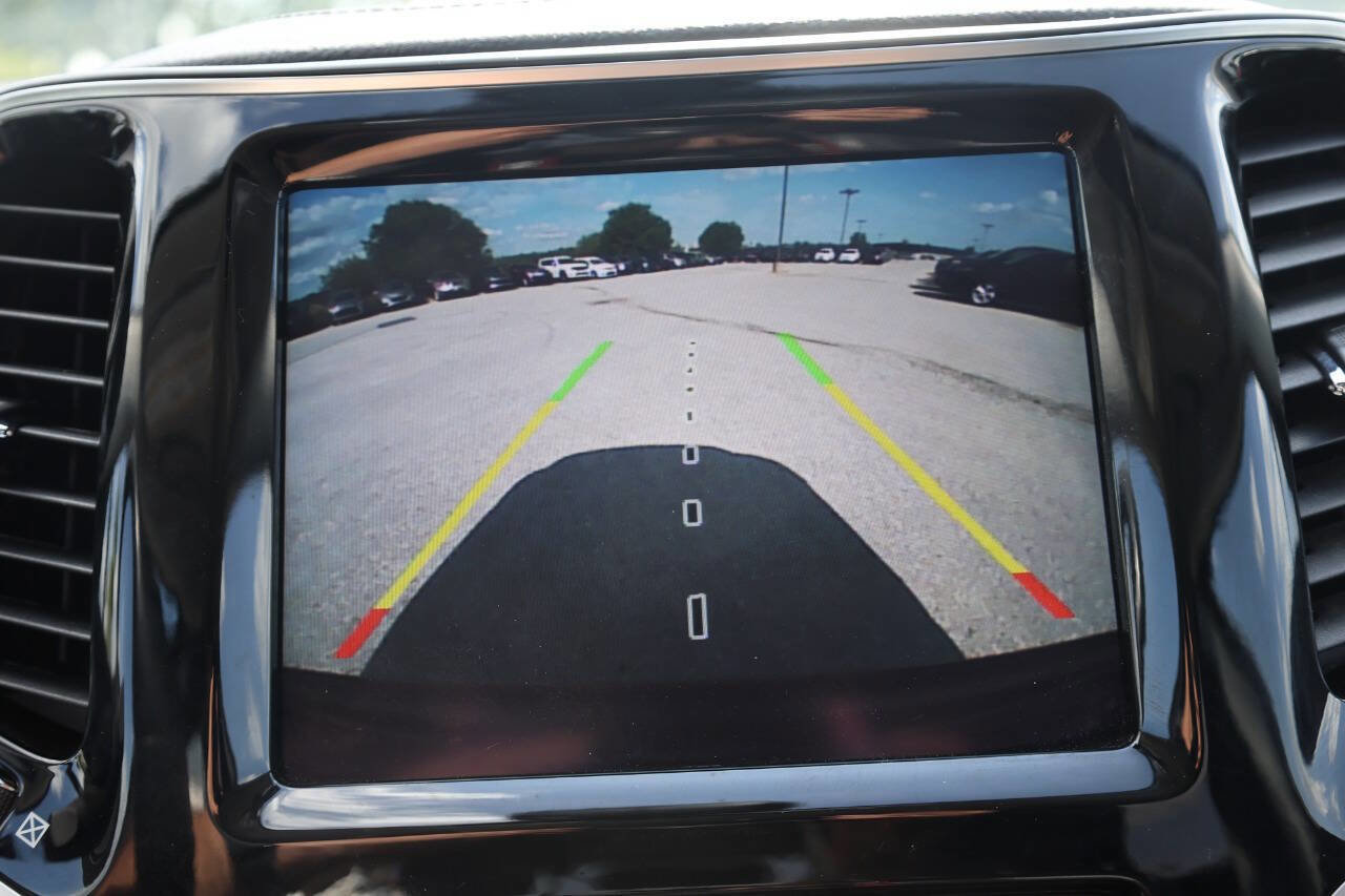 Used 2019 Jeep Cherokee Limited image 22