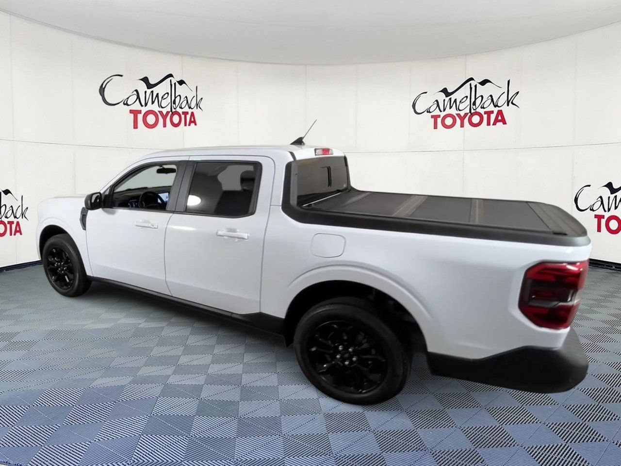 Used 2024 Ford Maverick Lariat w/ Black Appearance Package FWD image 8