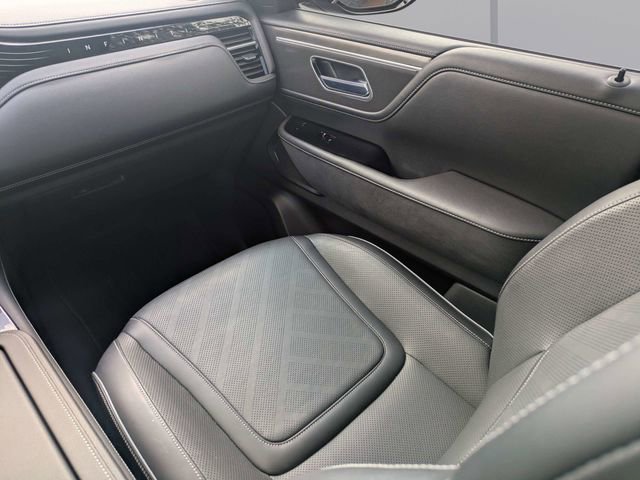Used 2025 INFINITI QX80 Luxe RWD image 18
