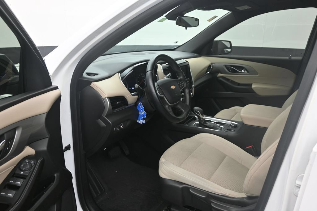 Used 2023 Chevrolet Traverse LS FWD image 10