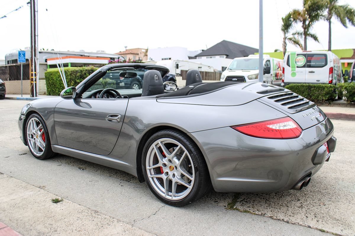 Used 2010 Porsche 911 Carrera S RWD image 3