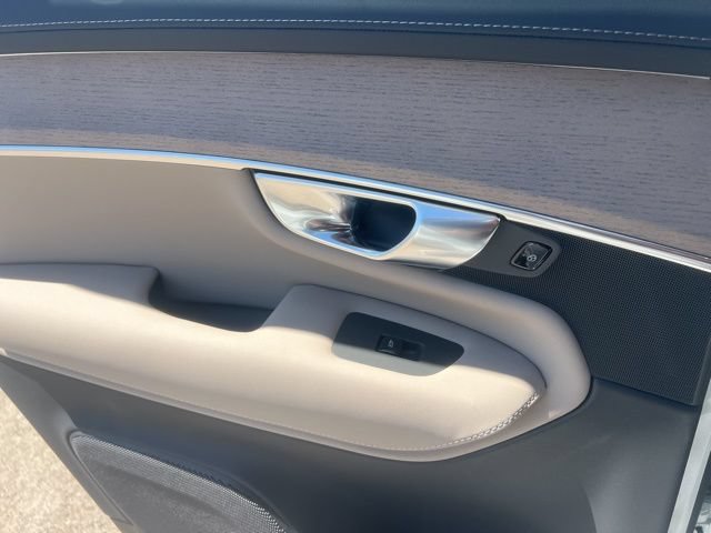 New 2026 Volvo XC90 T8 Ultra w/ Protection Package AWD/4WD image 27