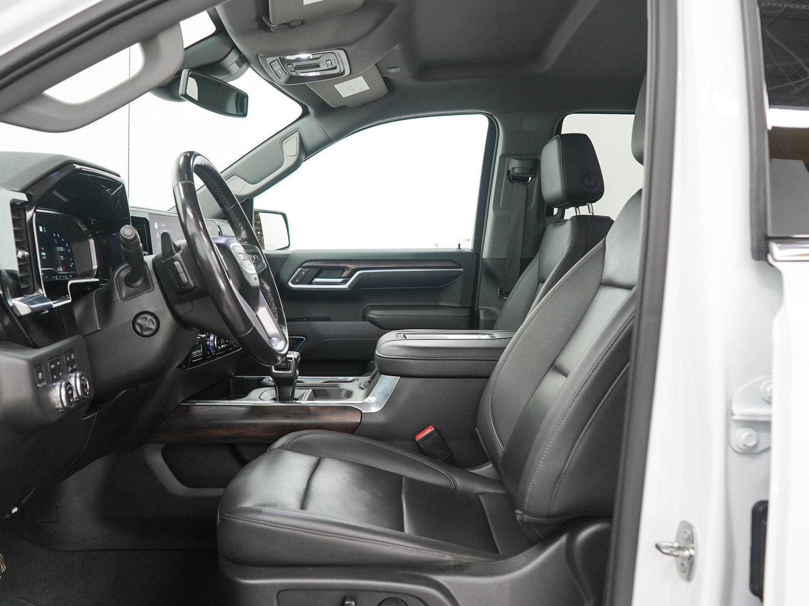 Used 2022 GMC Sierra 1500 SLT w/ SLT Premium Plus Package AWD/4WD image 24